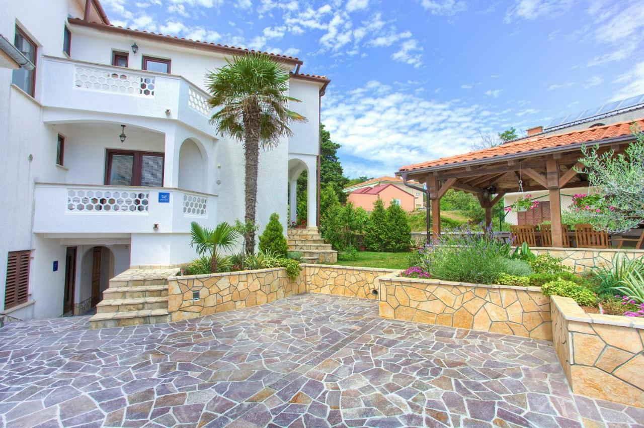 Apartments Stolfa Krk Town Buitenkant foto